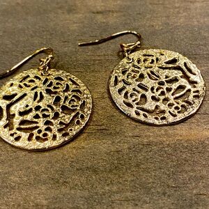 Kendra Scott earrings